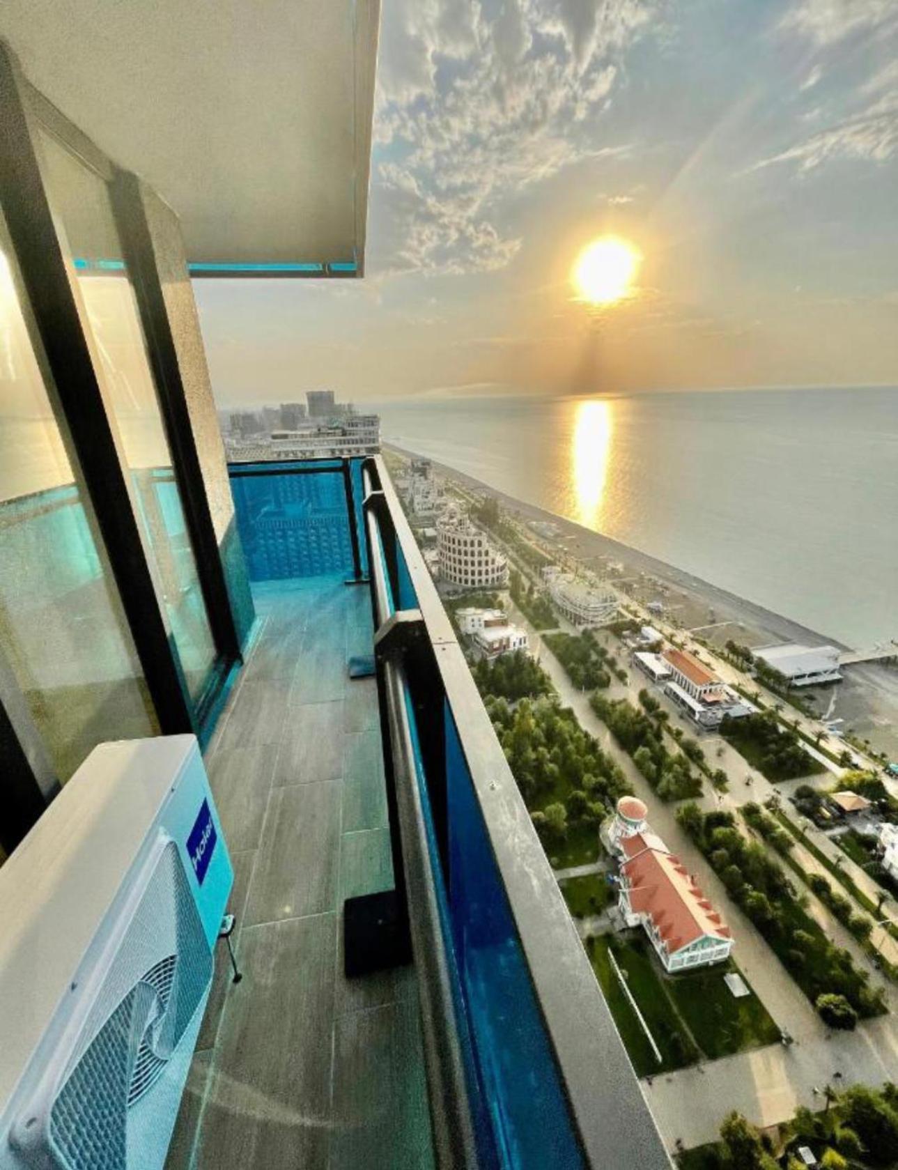 Апарт отель Orbi City Batumi Star Экстерьер фото